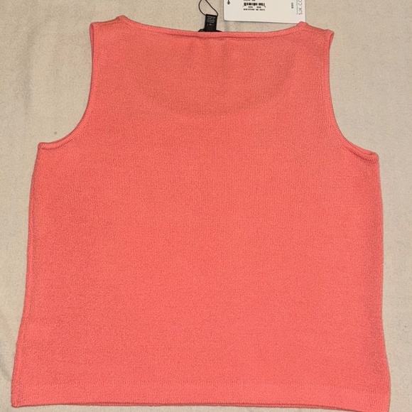 ST. JOHN top, pristine, size M, color watermelon - Picture 5 of 5